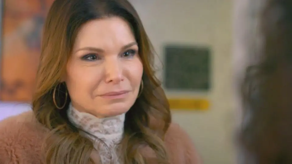 Britta asks Naomi for a fresh start