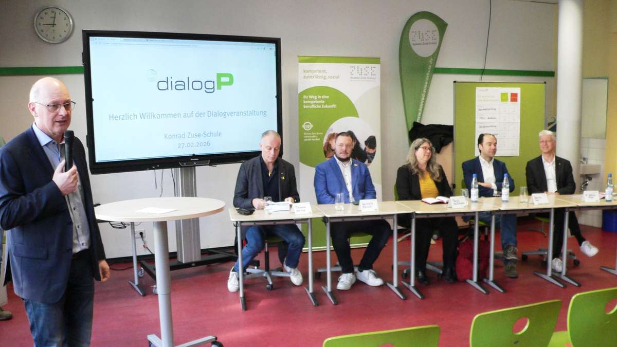 Students in Hünfeld discuss with politicians