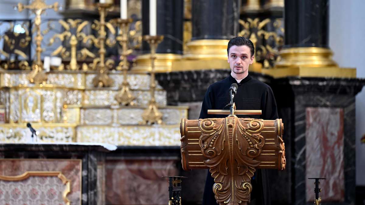 Ukrainian Ivan Kolodii is ordained a priest in Fulda