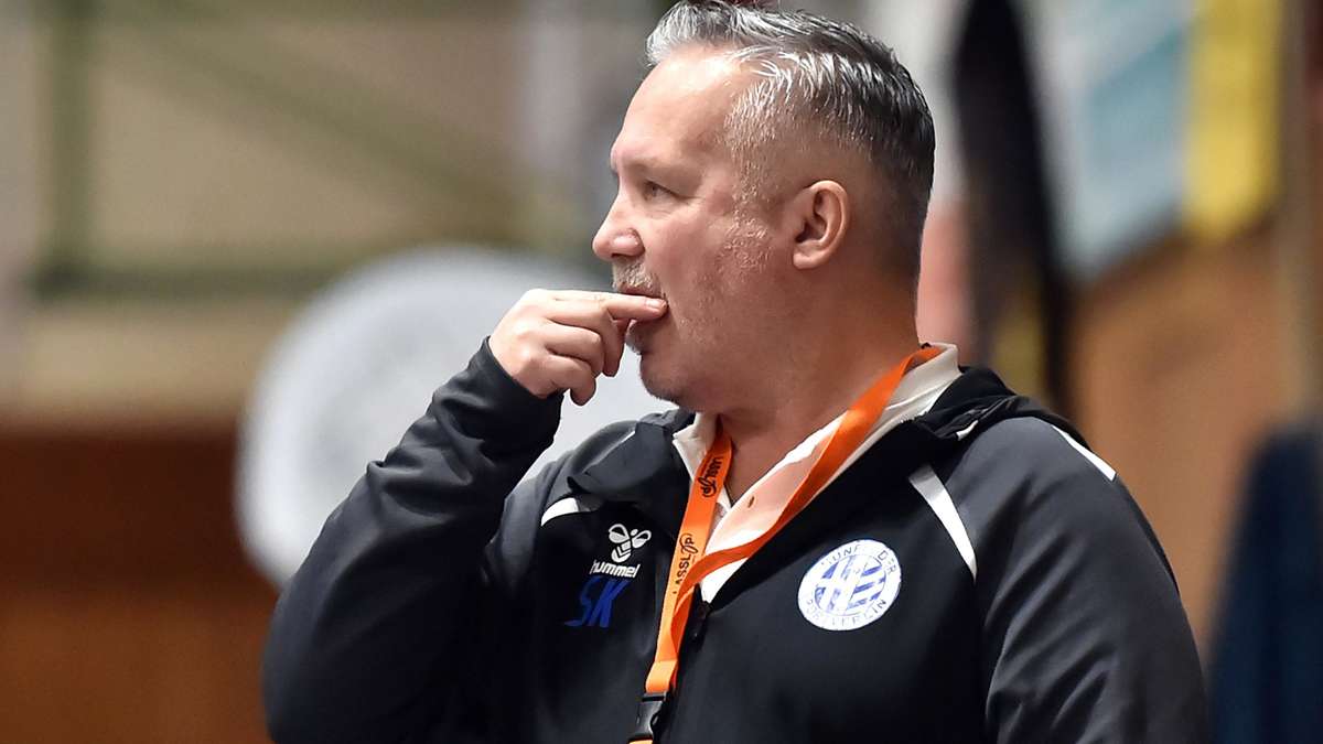 Change of coach after 16 games without a win