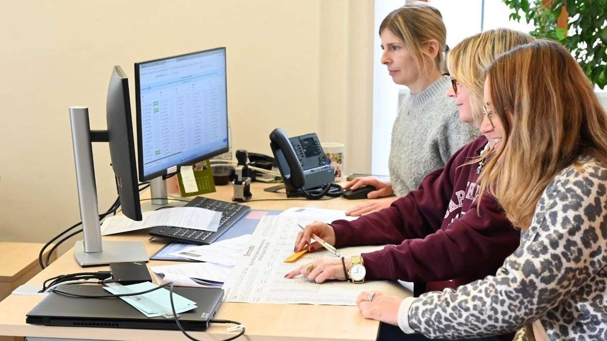 CDU clearly ahead in many communities