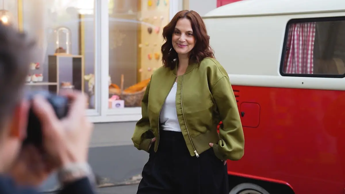 Makeover for “Among Us” role! The path to Anna Weigel was hairy