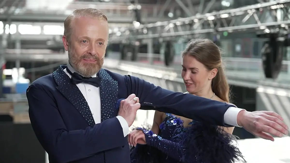 Ross Antony's pounds fall off – and the costume crew starts to sweat