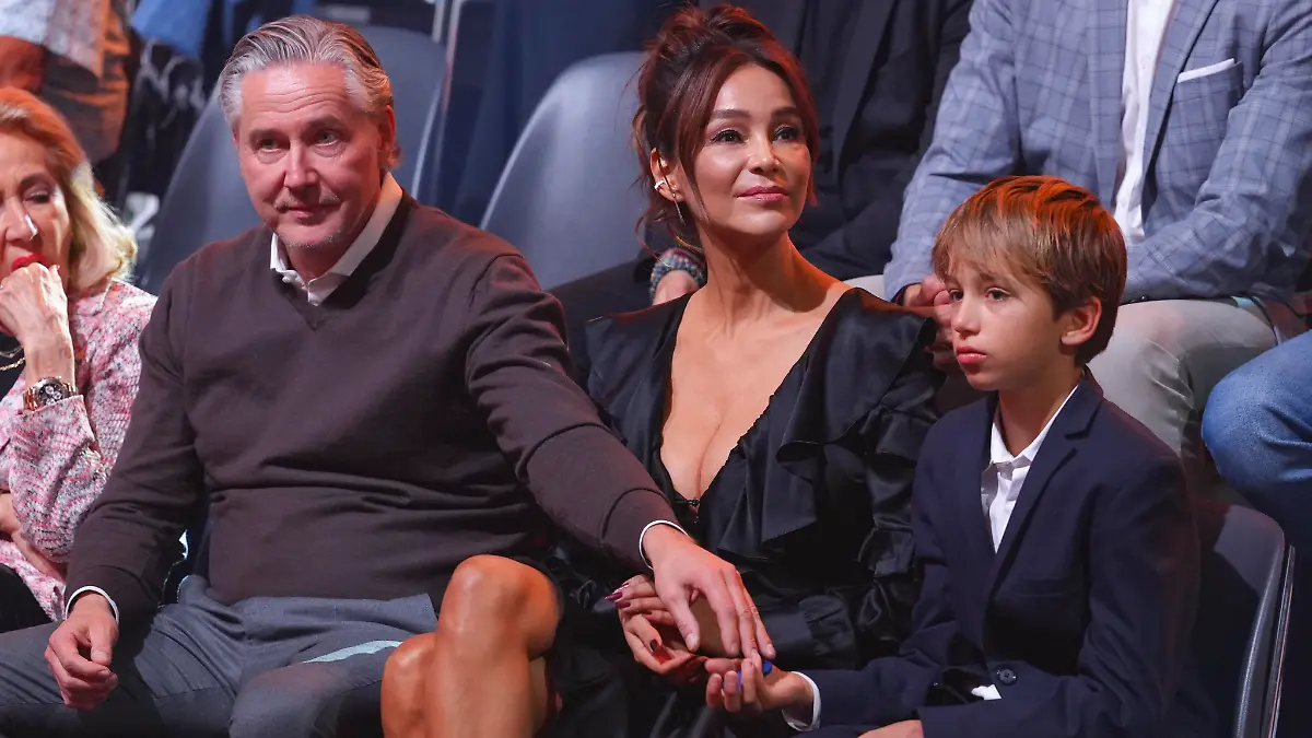 Breathe a sigh of relief at Verona Pooth! Son Rocco (14) is back in Germany