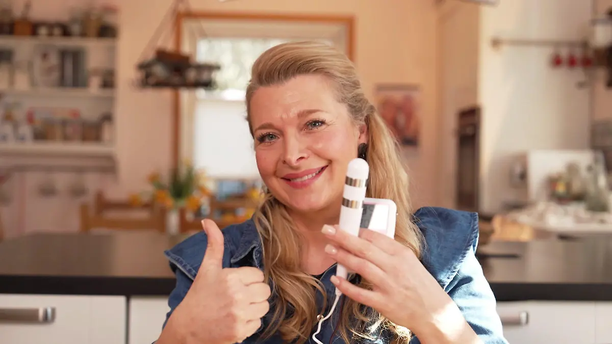 EMS for bladder weakness – does it help? Kathleen (48) takes the test