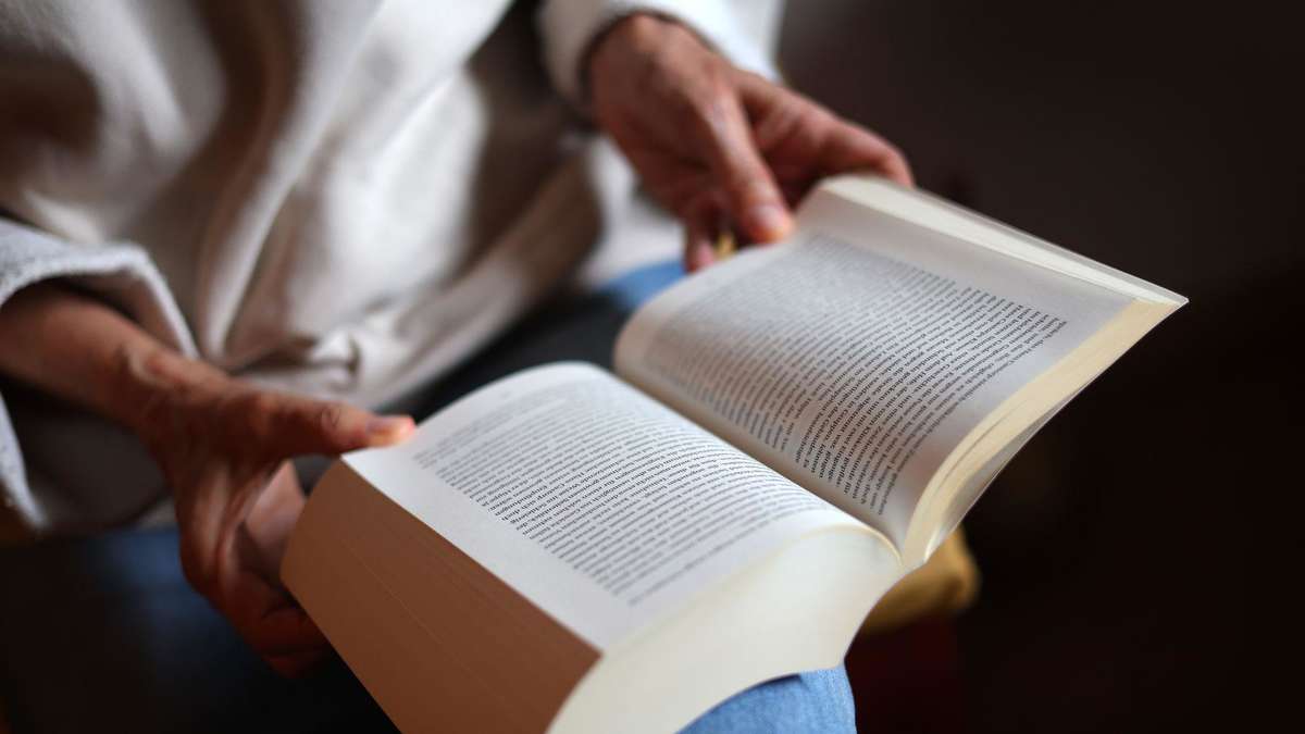 Hünfeld starts the first silent reading in the city library