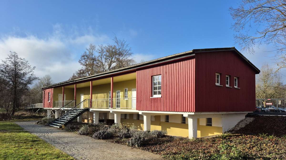 House of light and air bath becomes accommodation for cyclists
