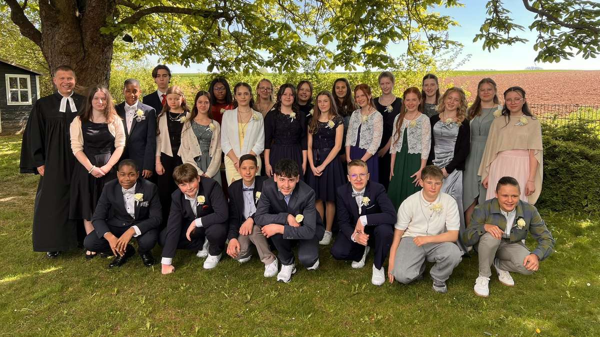 Young people celebrate confirmation in Kreuzkirche