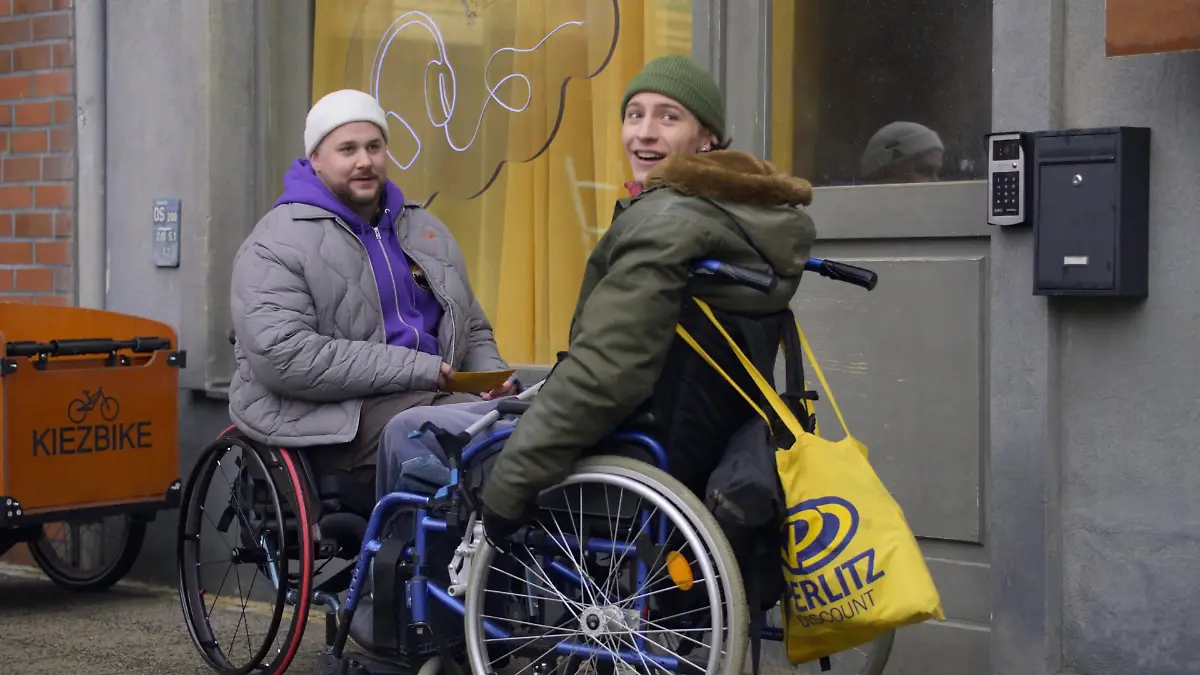 Béla Kampschulte reveals what's behind Mat's story