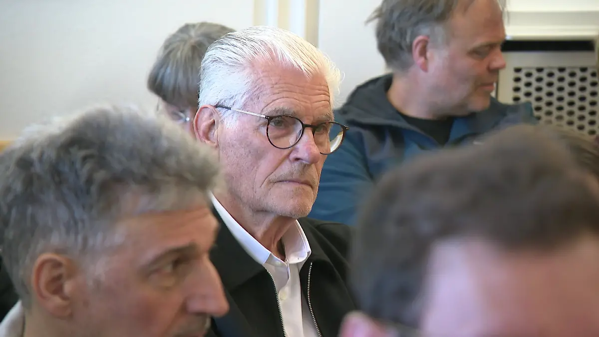 Now actor Sky du Mont joins in