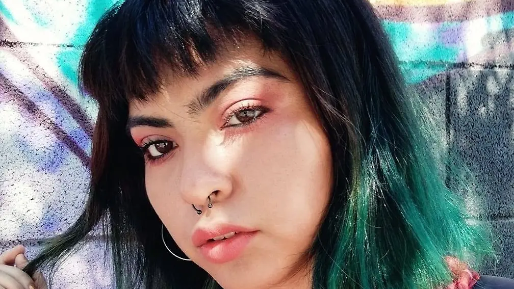 TikToker breathes in nose piercing – only 0.5 mm saved her from an aorta tear