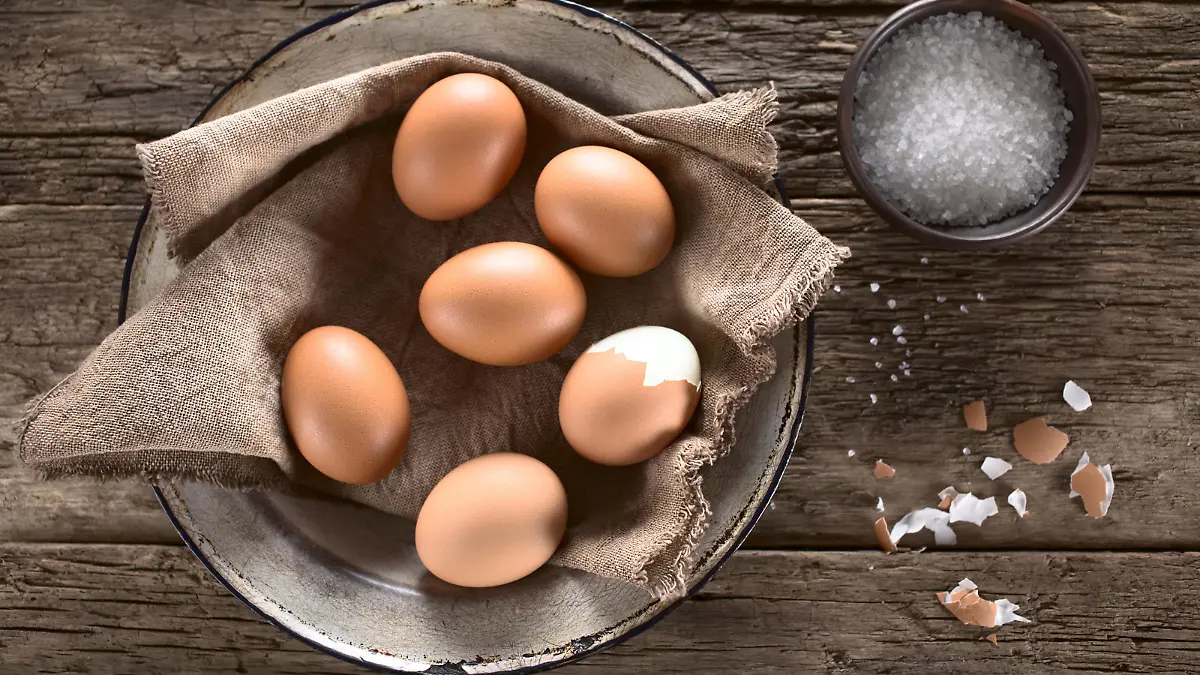How long do hard boiled eggs last?
