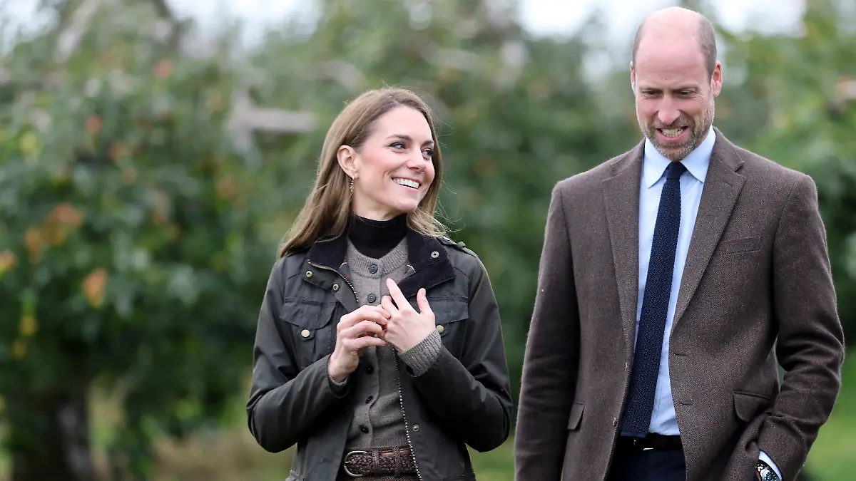 Princess Kate and Prince William honor the Queen with special pictures