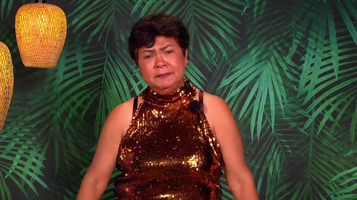 TV favorite Narumol bursts into tears after a bitter end