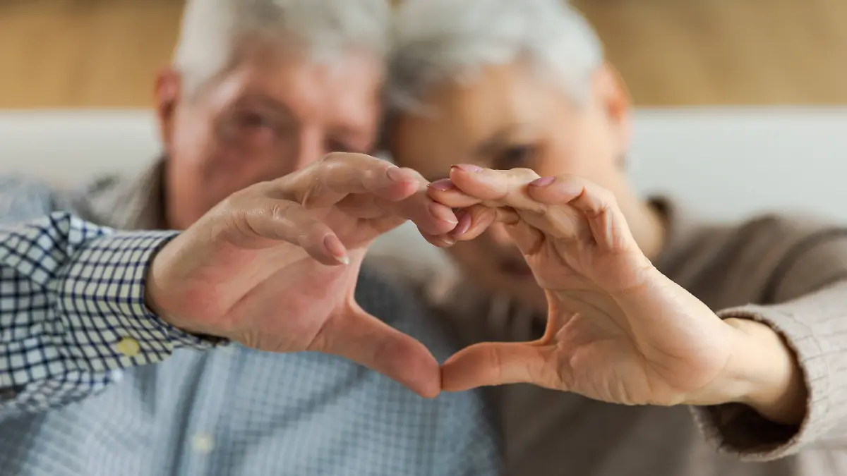 Married life reduces cancer risk: Married people have a lower risk
