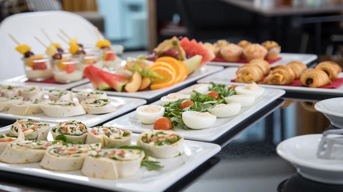 Why you can't secretly pack rolls or apples