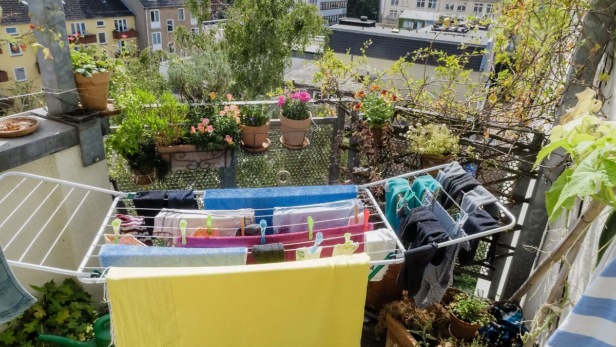 Are tenants allowed to dry their laundry on the balcony? This is what you need to know about the regulation