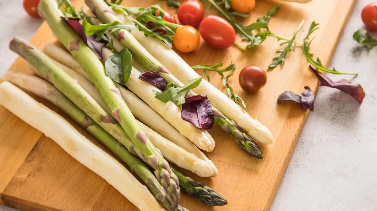 Practical tips for dishes with green and white asparagus