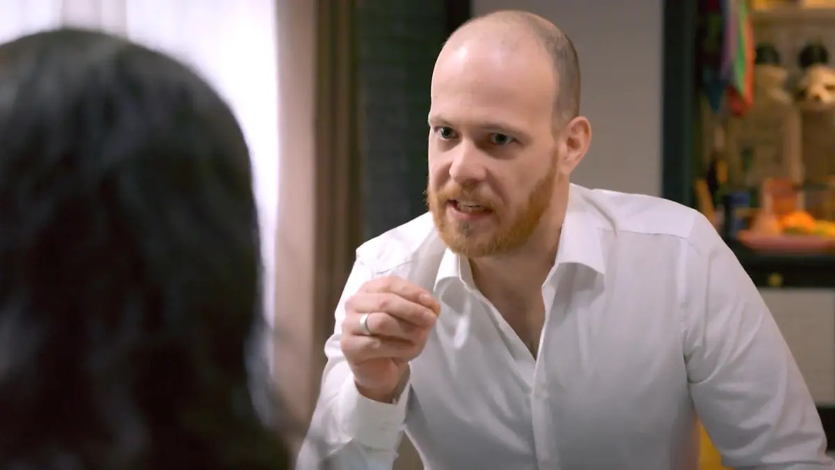 Tobias clashes violently with Vivien's mother