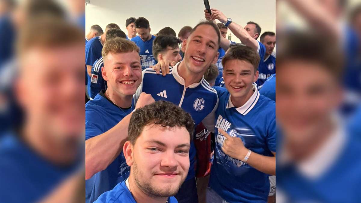 Fan trio sneaks into the promotion party