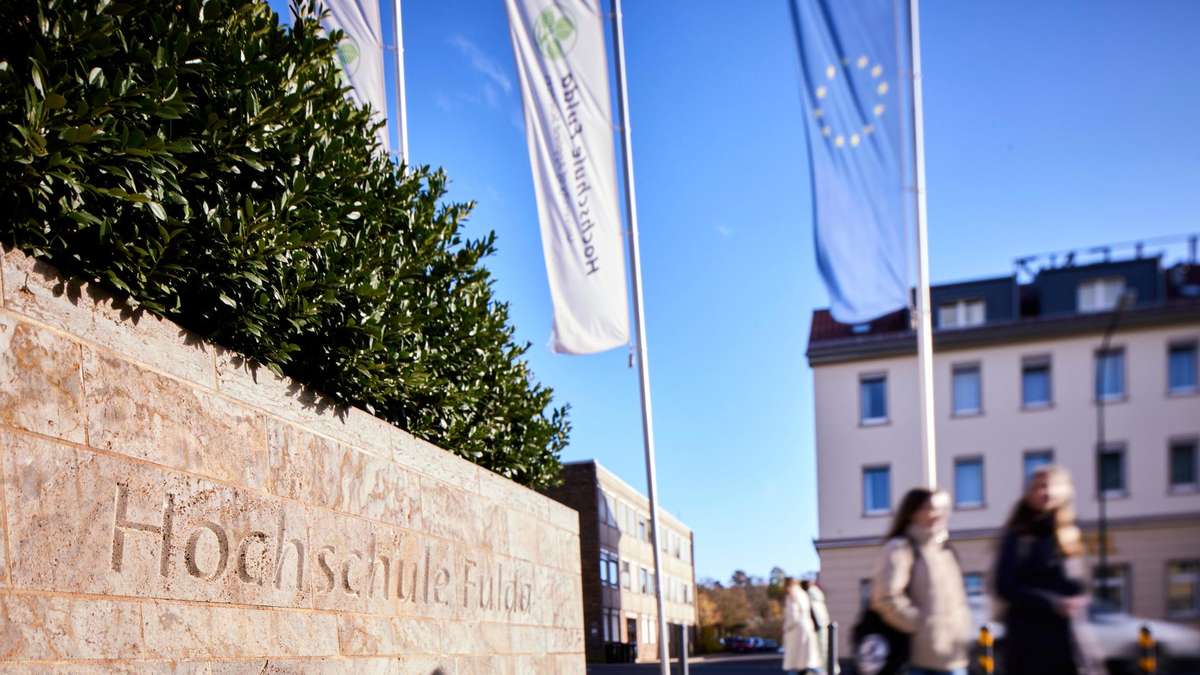 Fulda University impresses with top scores in the CHE ranking