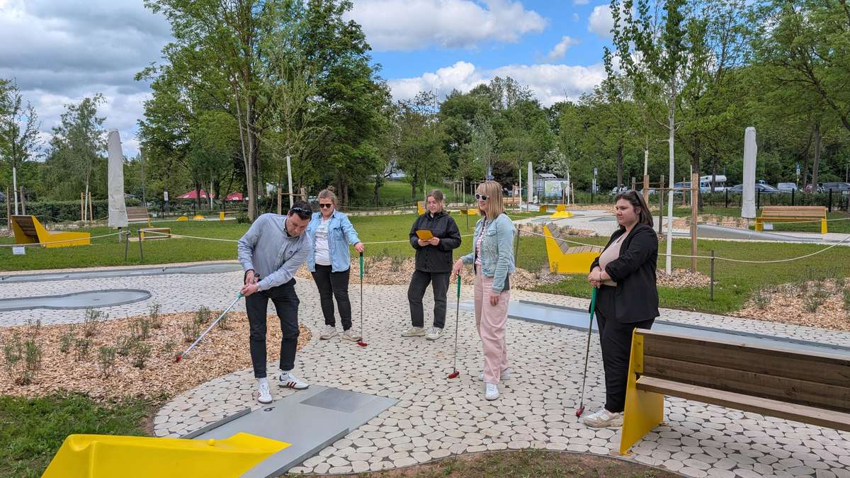 FZ editorial team tests new miniature golf course in Fulda