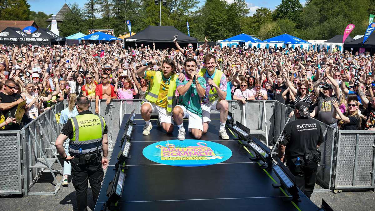 Thousands celebrate Malle Party in Haselgrund in Hünfeld