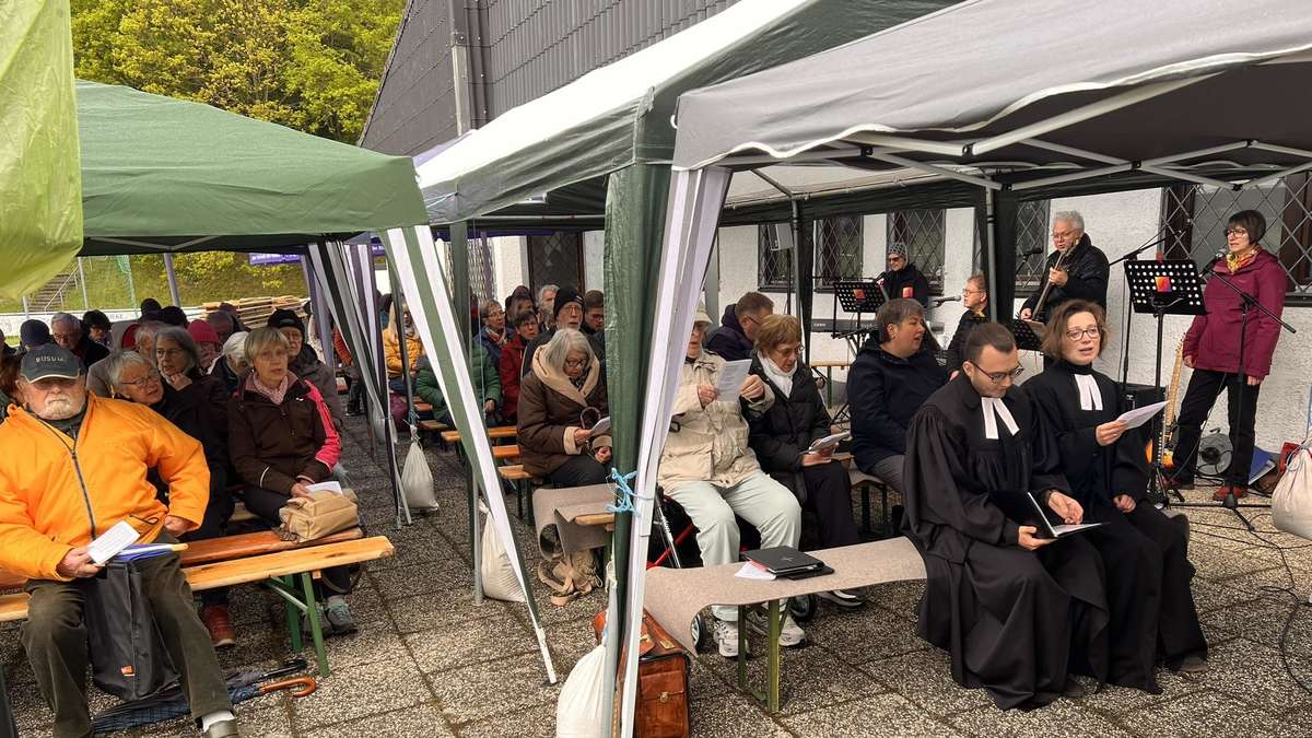 120 believers brave the weather at the church service in Brillenzell