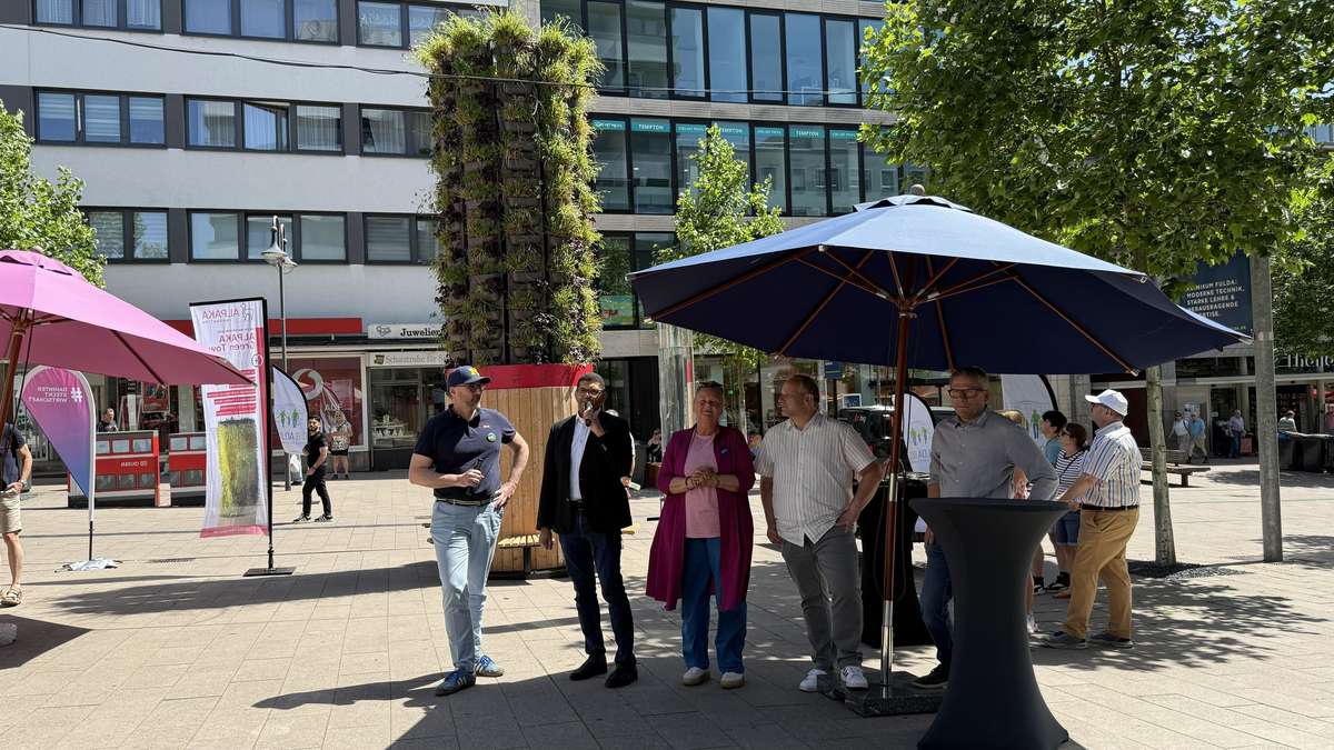 This six meter high plant tower makes Fulda greener