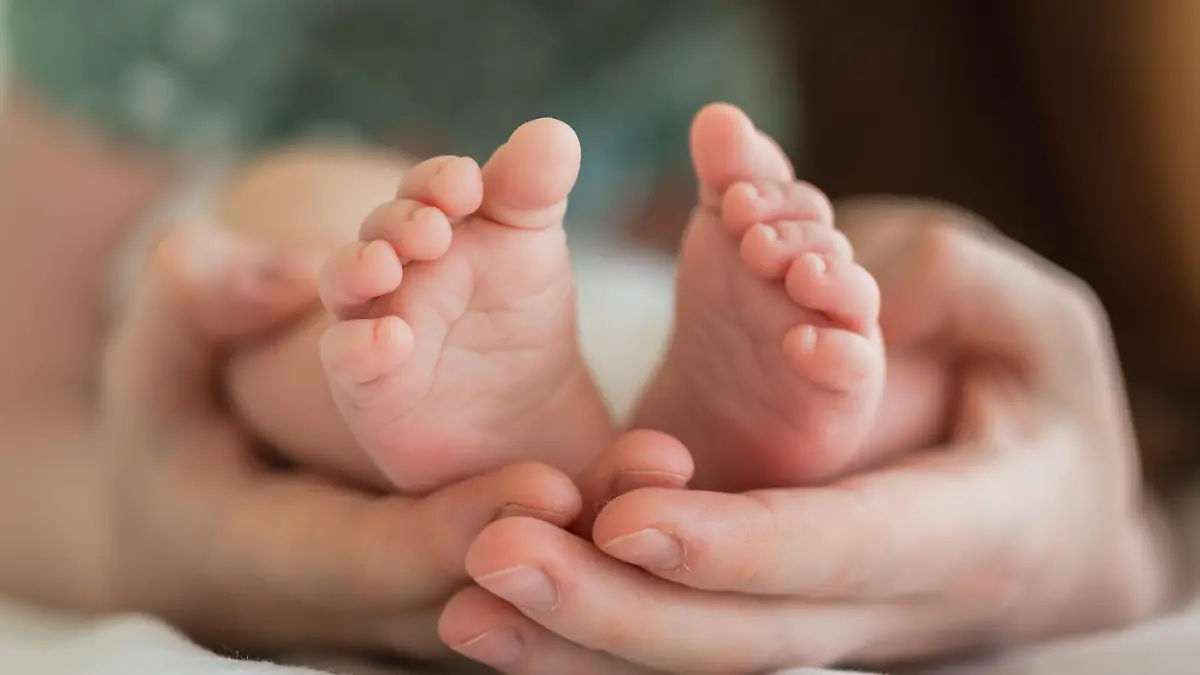 Woman gives birth to quintuplets – after twelve years of wanting children