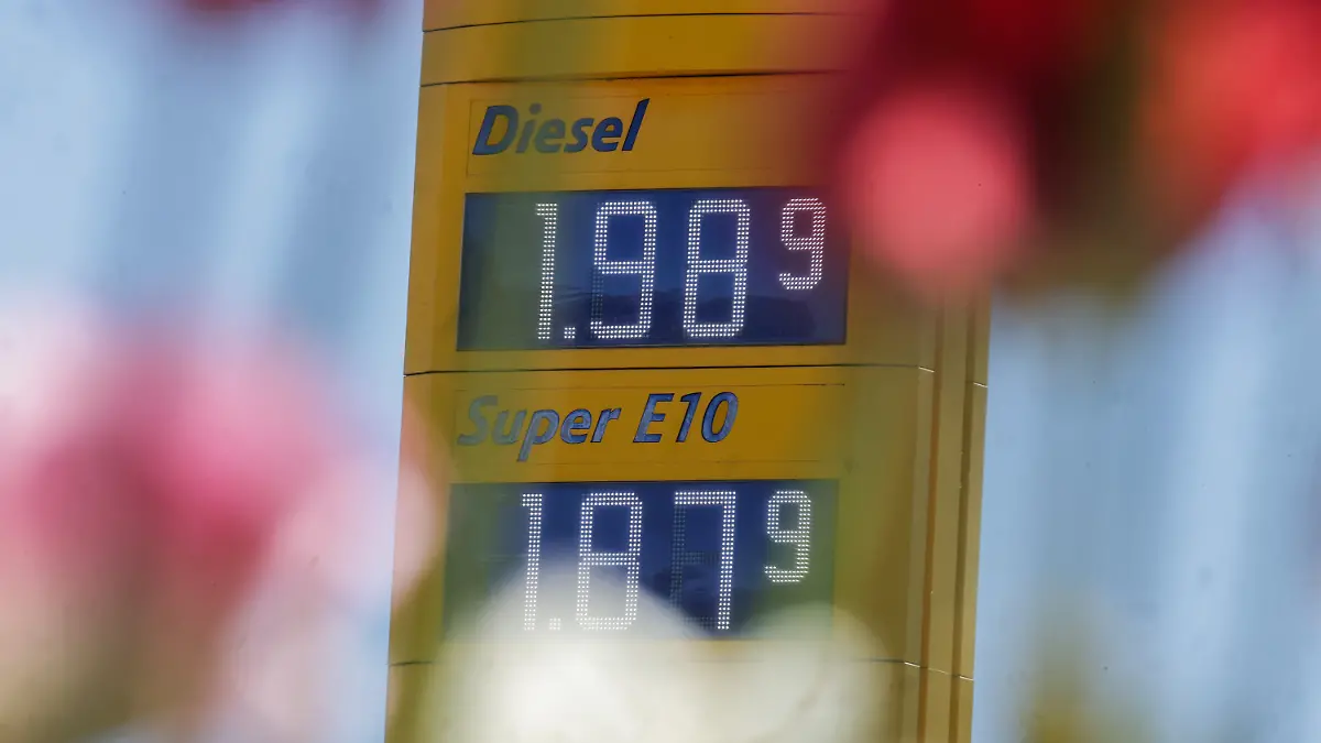 The fuel discount is now taking effect