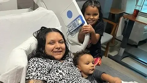 Pregnant woman goes to the clinic with stomach pain – and experiences a quadruplet miracle!