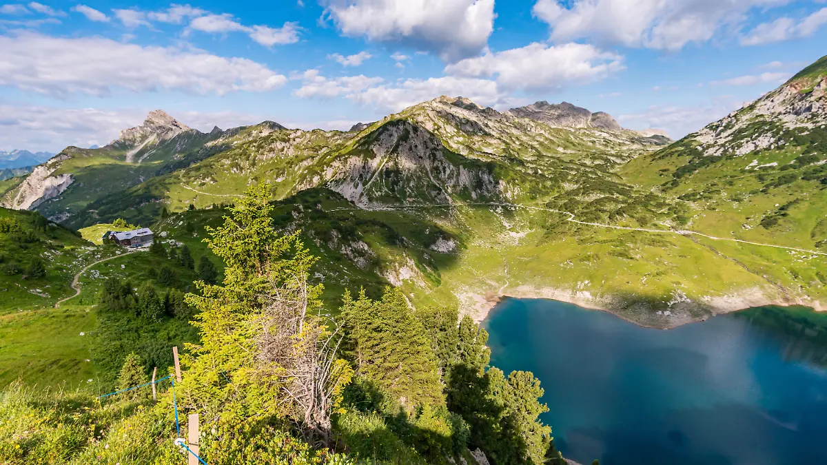 German hiker falls fatally – drama at a waterfall!