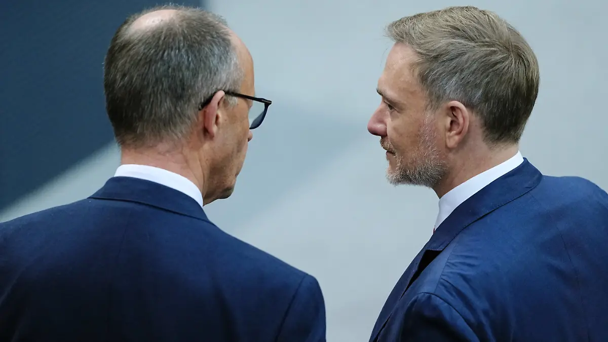 Christian Lindner lectures Friedrich Merz