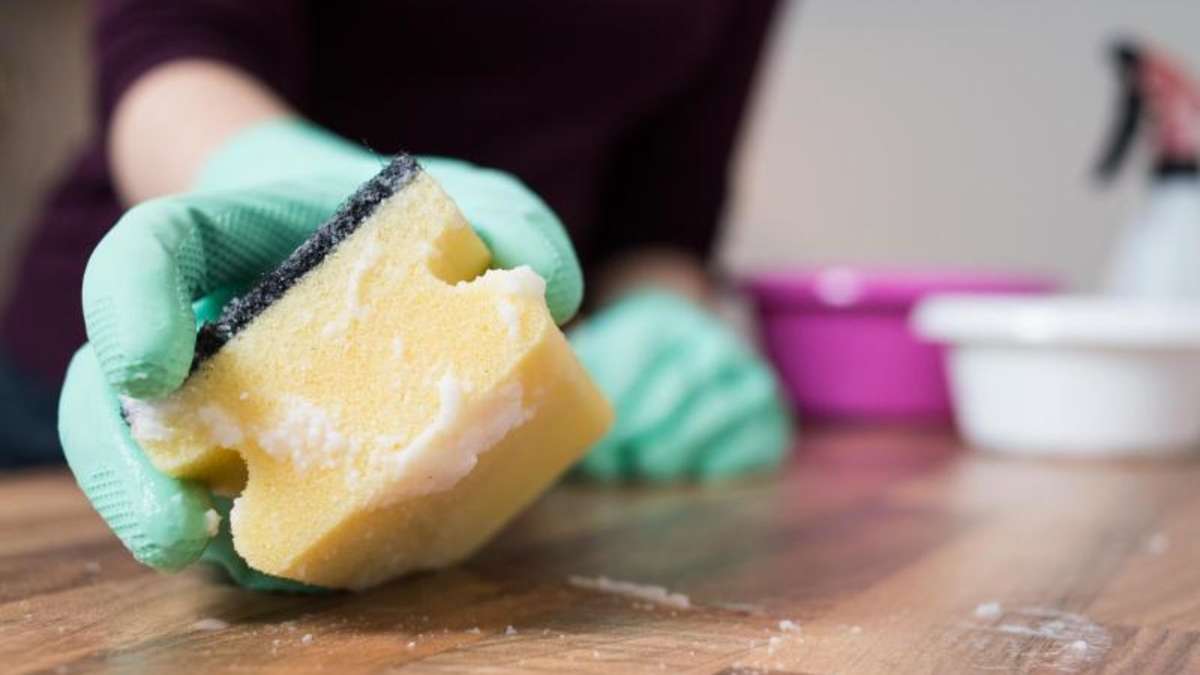 Sugar, baking powder and dishwashing liquid: inexpensive cleaning paste impresses