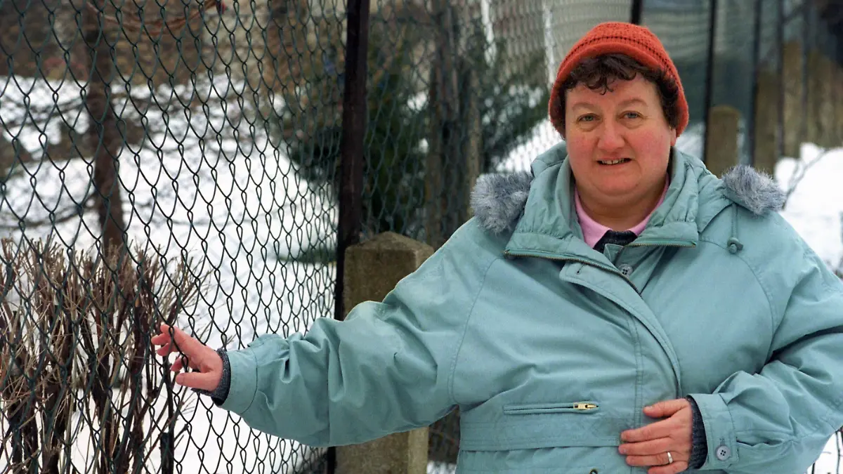“Chain Link Fence” cult figure dies at 78