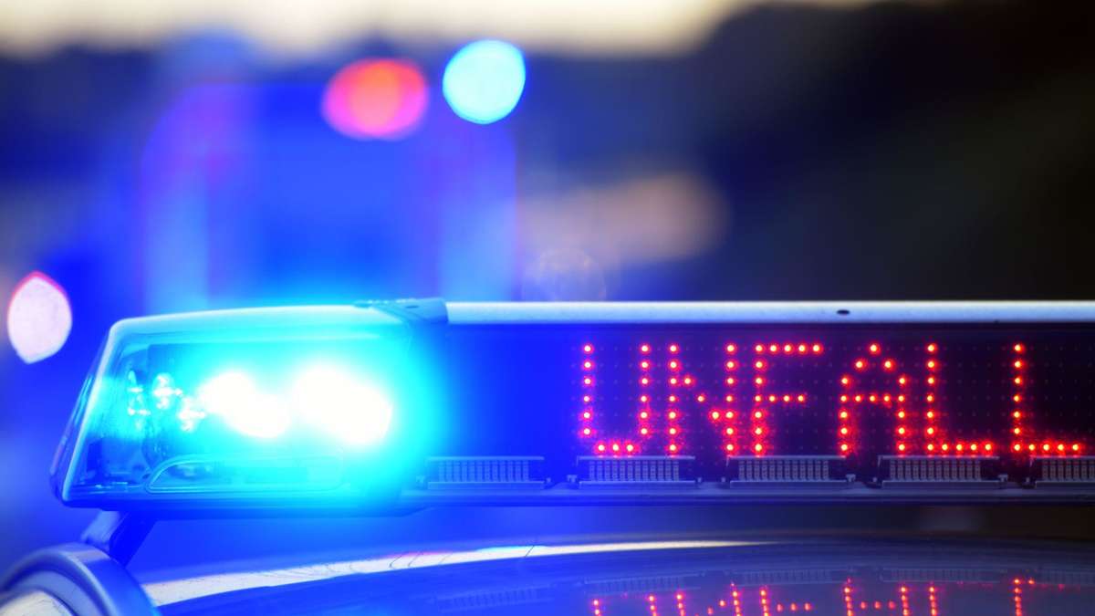 Country road near A66 driveway near Steinau closed after accident