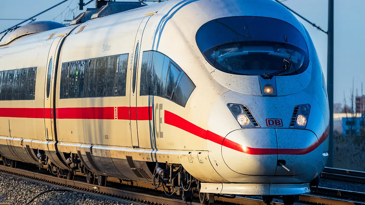20-hour odyssey from Cologne to Berlin – travelers should pay 1,200 euros