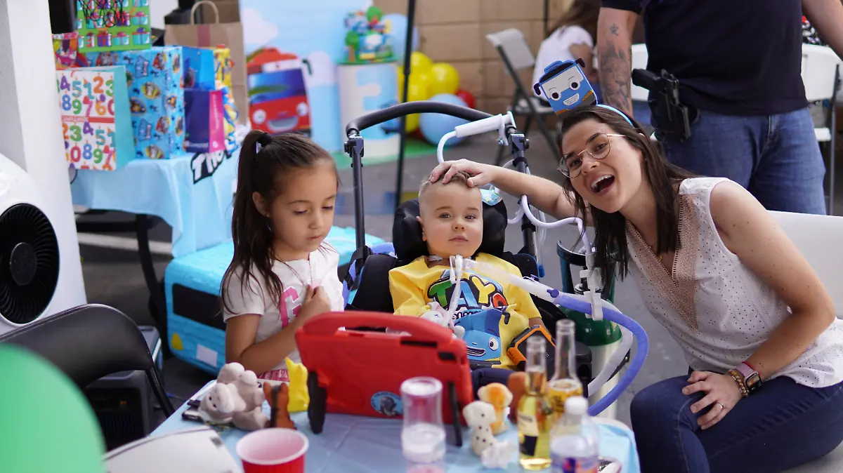 Olli celebrates his third birthday after an accident in Mexico – a small miracle!