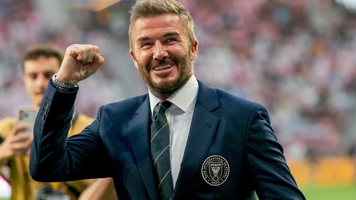 Star on the Hollywood Walk of Fame – Victoria and Tom Cruise join in the celebration