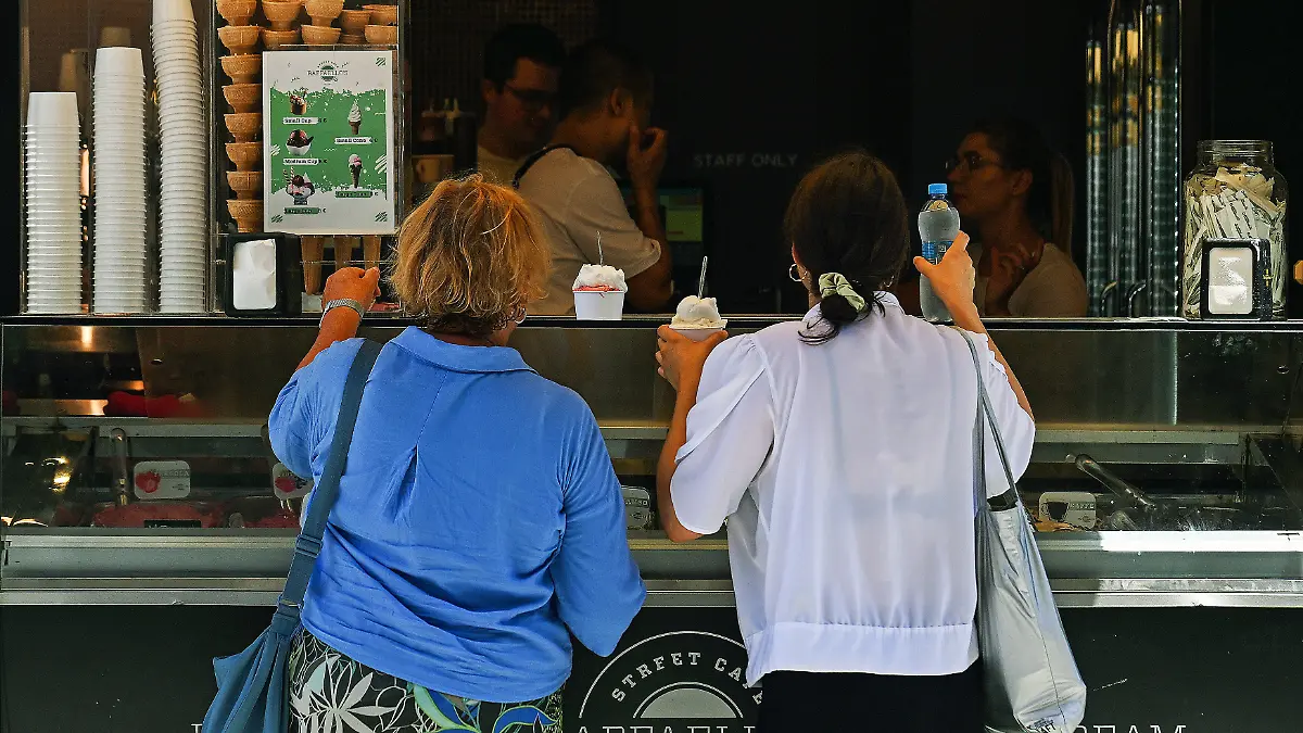 Rip-off for US tourists! 44 euros for two bad ice creams